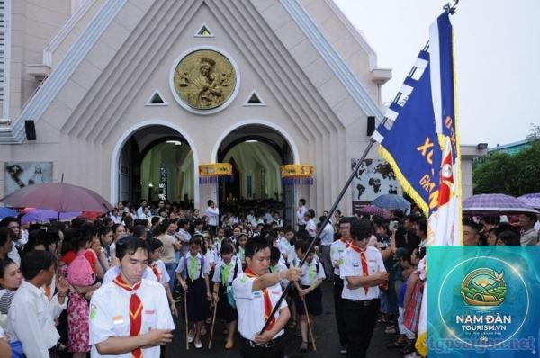 Tu viện Dòng Chúa Cứu Thế Quận 1