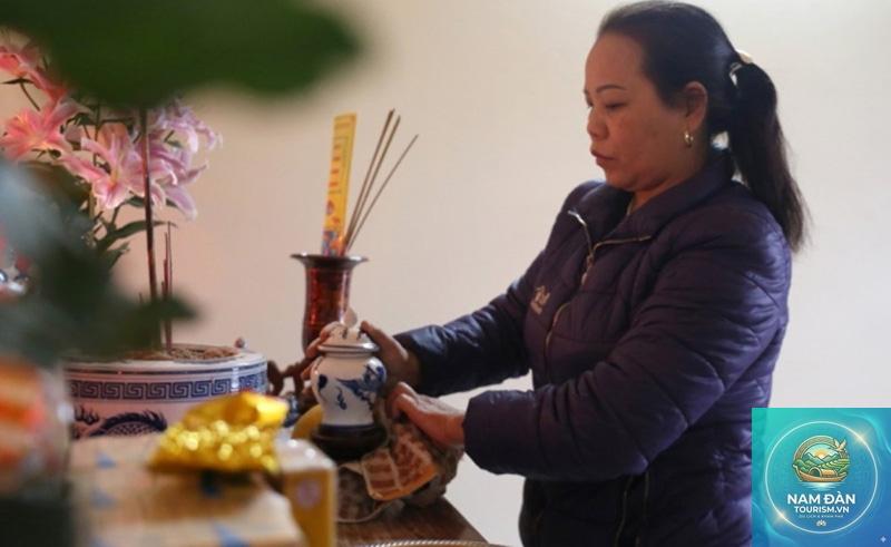 lau dọn bàn thờ - Hình 4