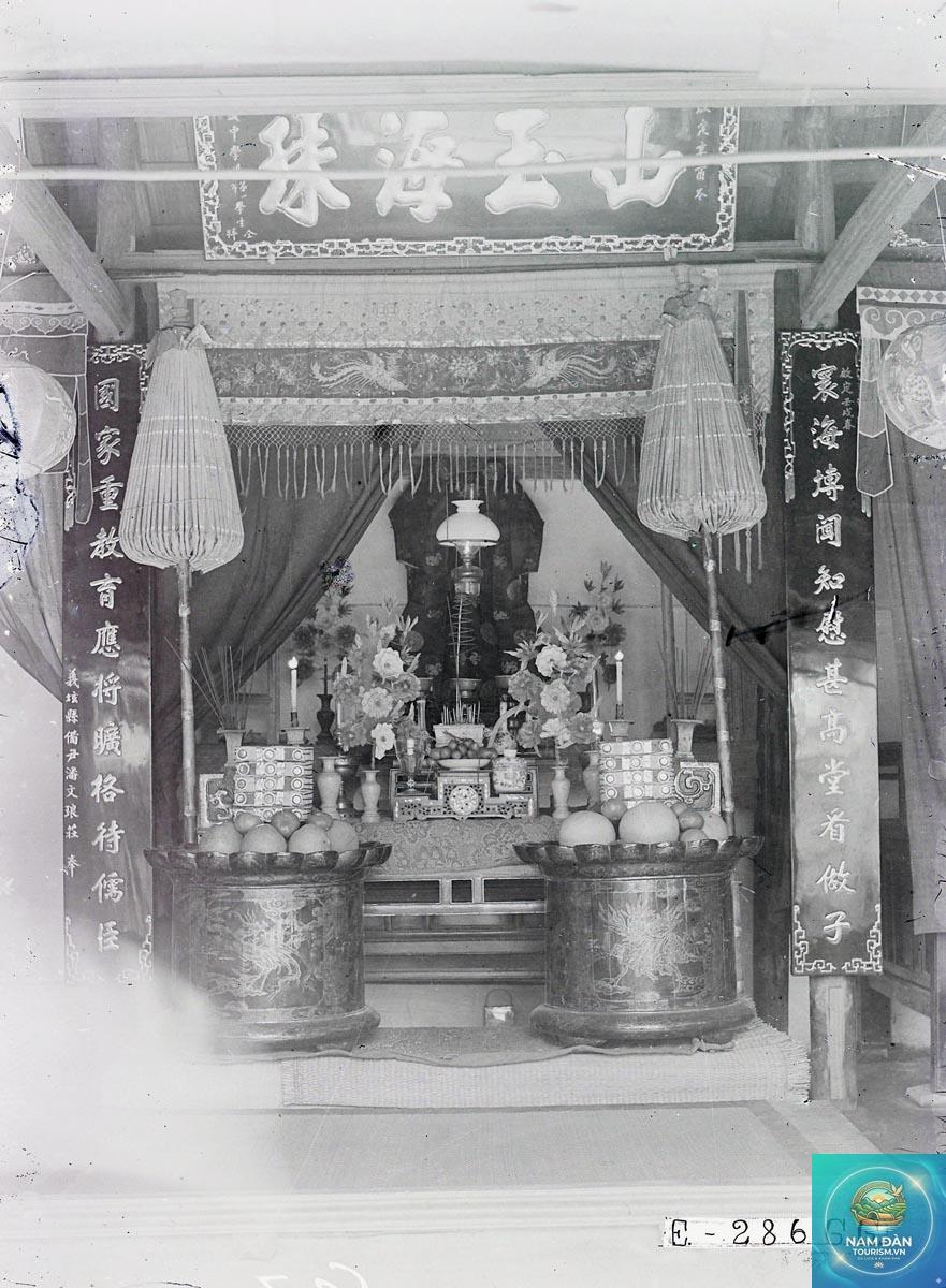 phòng thờ truyền thống - Hình 3