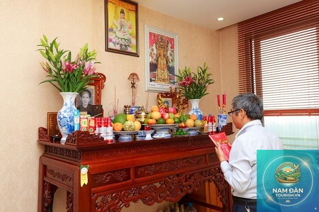thay bàn thờ