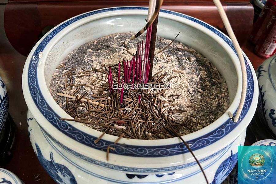 thay tro bát hương - Hình 5